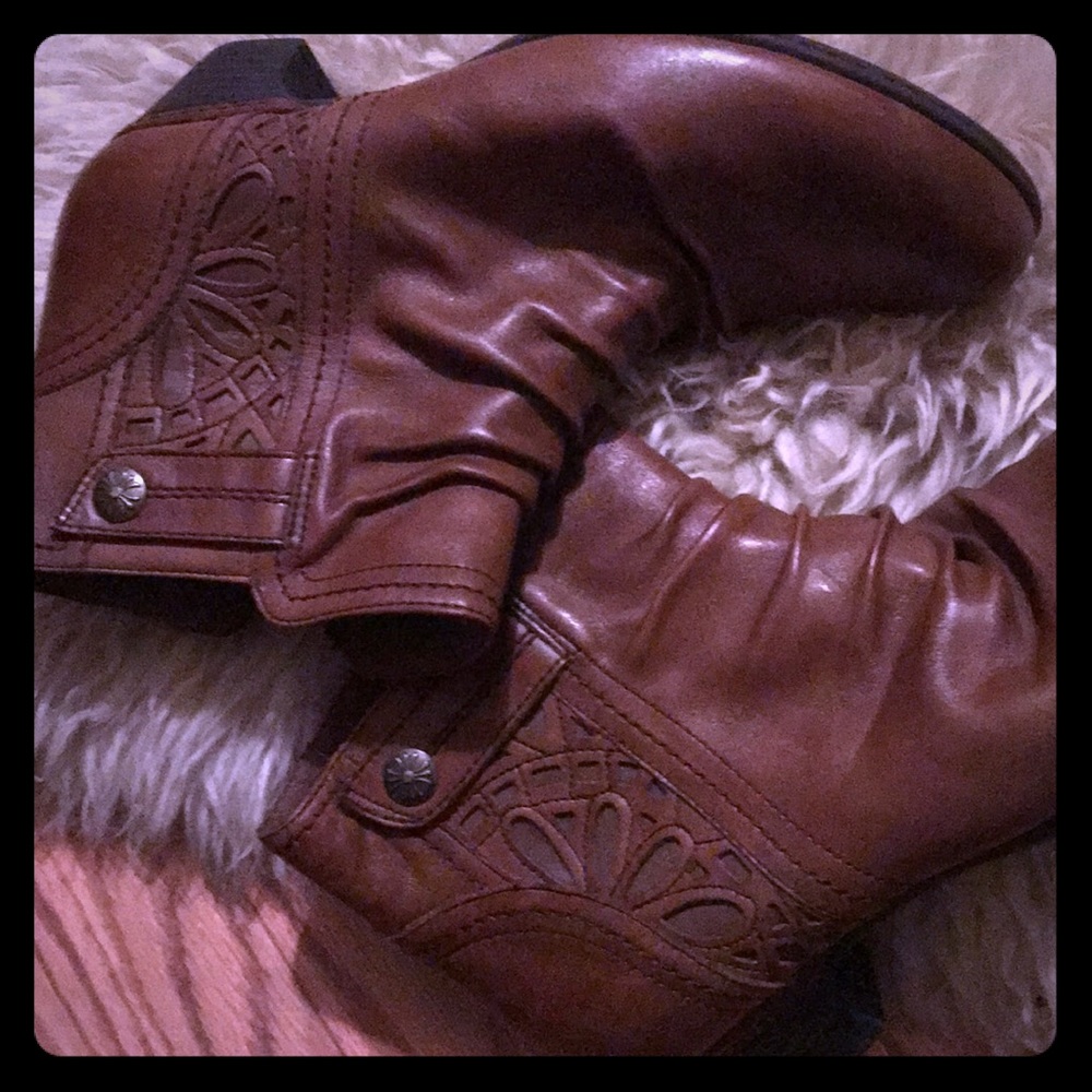 Cozy, Cut Out, Slouchy Brown Leather Ankle Boots 8